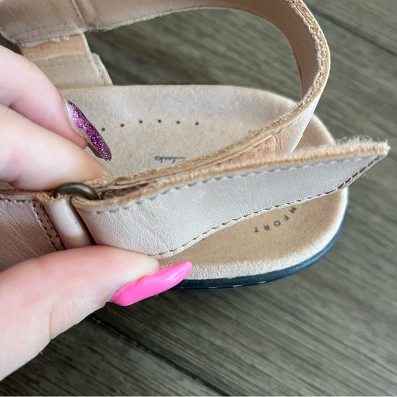 Beige cream three strap clarks sandal - Picture 3 of 7